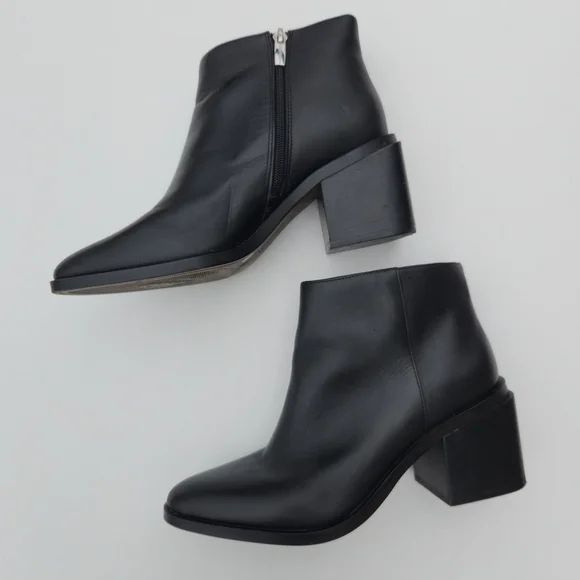 Vince Camuto Kelmi Leather Black Ankle Booties Size 8.5 - Picture 2 of 15